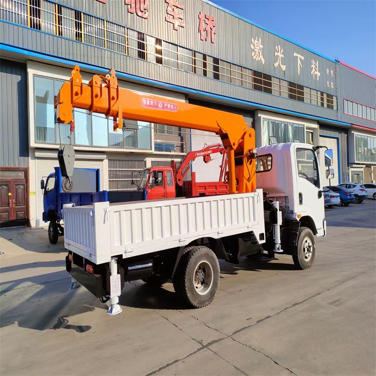温江区三轮随车吊定制 农用改装机自备吊中瑞长期出售
